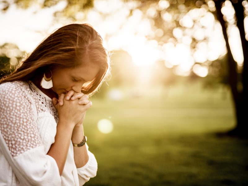 Lent Fiat40 Woman Prayer